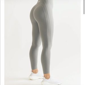 Alphalete pulse surge leggings